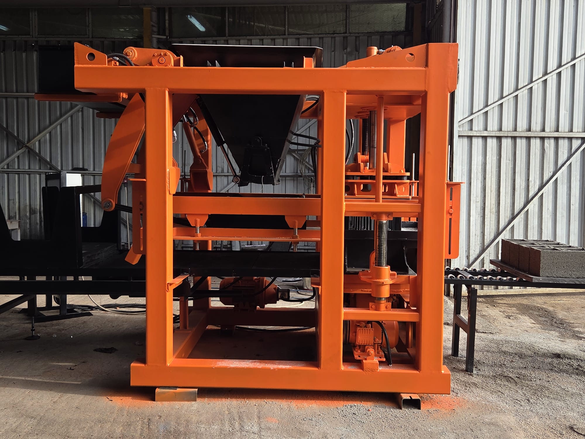 Machine de brique, parpaing, pav&eacute;s autobloquant